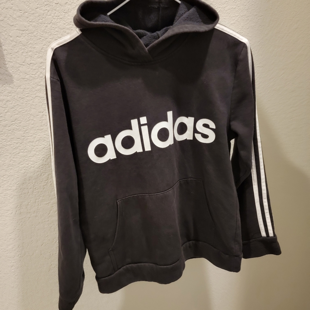 Adidas sweatshirt/shorts kids XL
